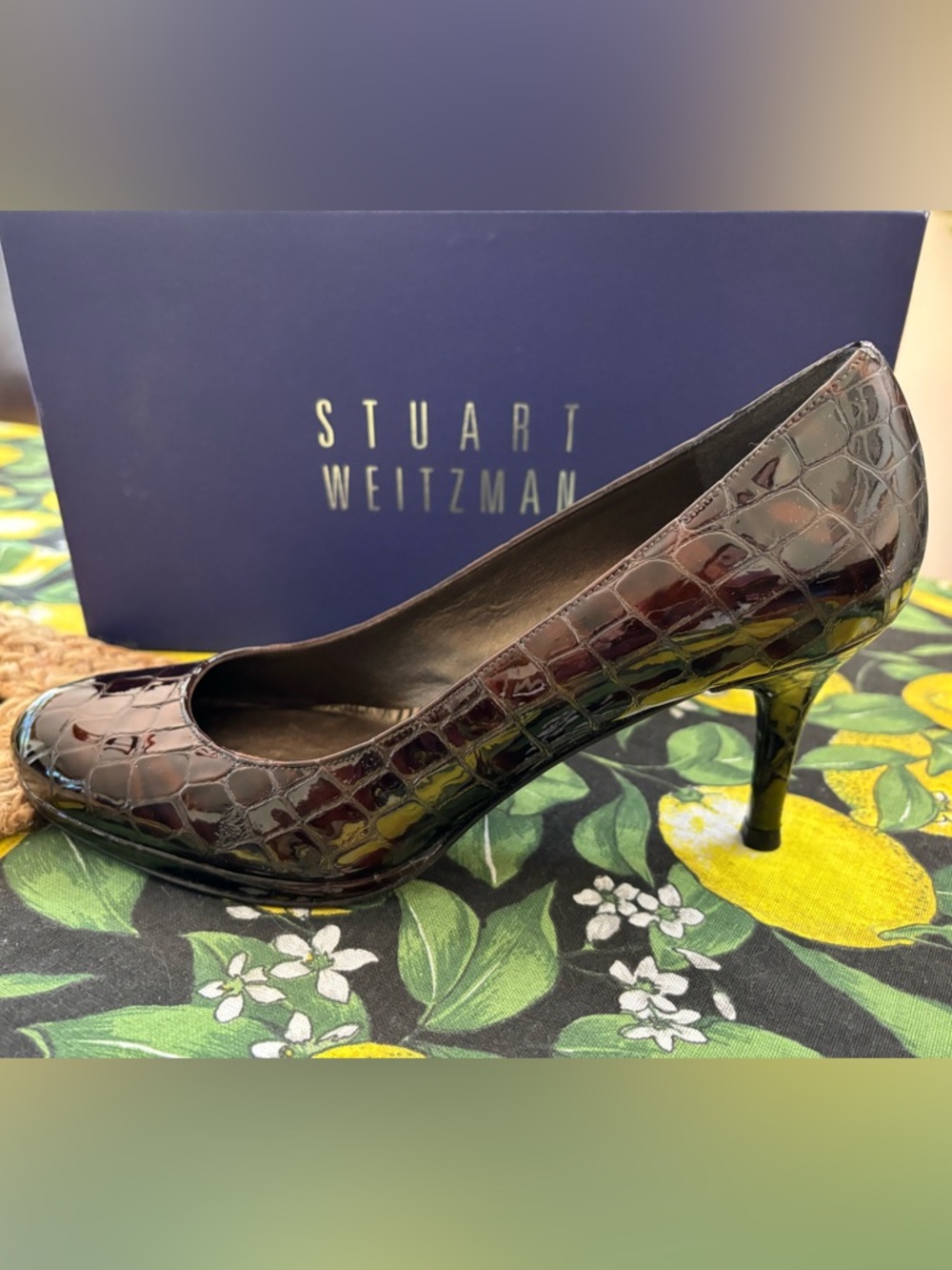 Stuart Weitzman NEW in Box Muse Fudge Sioux Crocodile Heel Pump Womens 7 - Picture 2 of 16